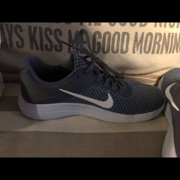 Nike Tennis Shoes - Picture 3 of 5